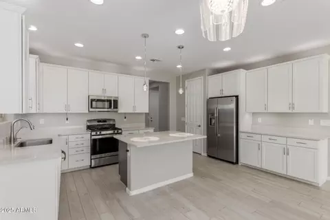 Kitchen - 737 E Betsy Ln, Gilbert, AZ 85296 photo 1 of 3