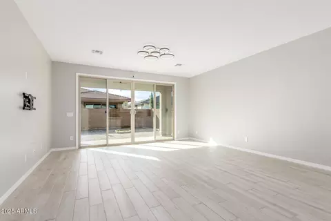 Living - 737 E Betsy Ln, Gilbert, AZ 85296 photo 5 of 5