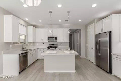 Kitchen - 737 E Betsy Ln, Gilbert, AZ 85296 photo 2 of 3