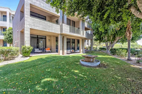 2802 E Camino Acequia Dr #69, Phoenix, AZ 85016