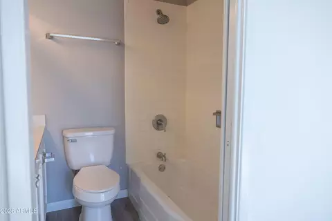 Bath - 1450 E Bethany Home Rd #31, Phoenix, AZ 85014 photo 1 of 3