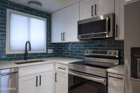 Kitchen - 1450 E Bethany Home Rd #31, Phoenix, AZ 85014 photo 1 of 2