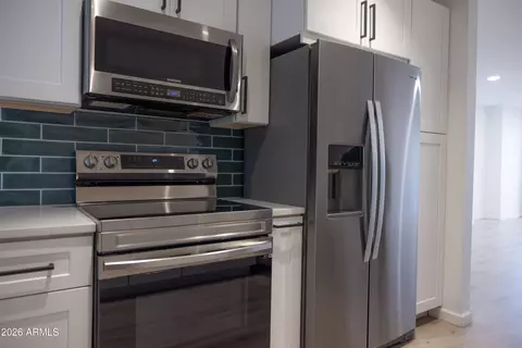 Kitchen - 1450 E Bethany Home Rd #31, Phoenix, AZ 85014 photo 2 of 2