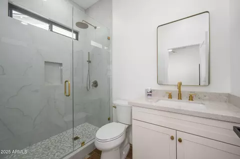 Bath - 6515 E Holiday Dr, Mesa, AZ 85215 photo 5 of 6