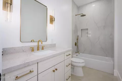 Bath - 6515 E Holiday Dr, Mesa, AZ 85215 photo 4 of 6