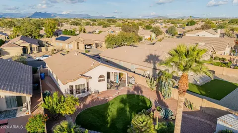 View/Area - 4309 E Tether Trl, Phoenix, AZ 85050 photo 9 of 11