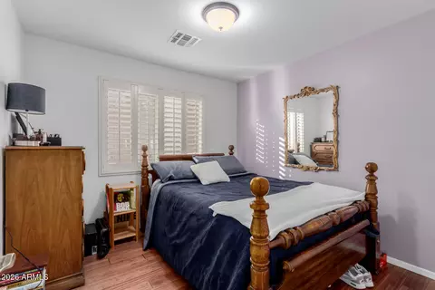 Bedroom - 4309 E Tether Trl, Phoenix, AZ 85050 photo 2 of 3