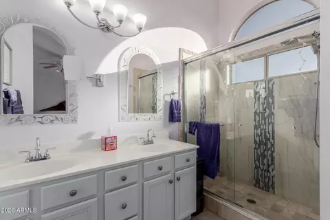 Bath - 4309 E Tether Trl, Phoenix, AZ 85050 photo 1 of 2