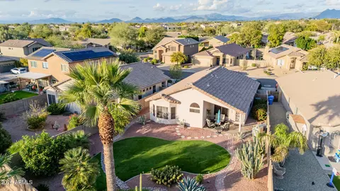 View/Area - 4309 E Tether Trl, Phoenix, AZ 85050 photo 1 of 11