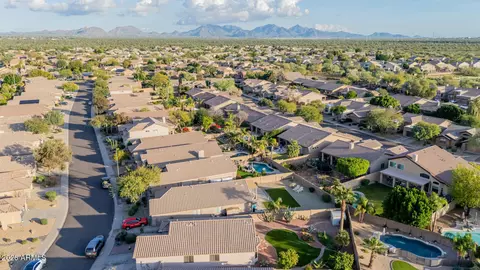 View/Area - 4309 E Tether Trl, Phoenix, AZ 85050 photo 7 of 11