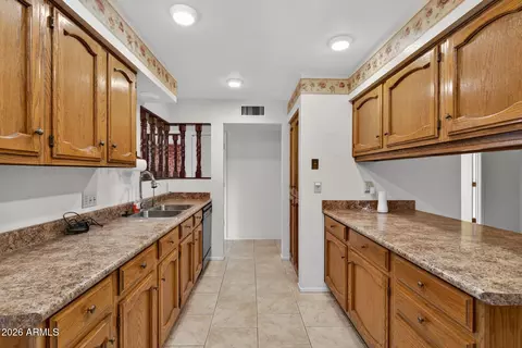 Kitchen - 4719 E Flossmoor Cir, Mesa, AZ 85206 photo 4 of 5