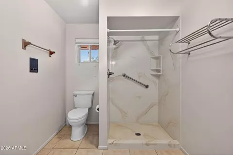 Bath - 4719 E Flossmoor Cir, Mesa, AZ 85206 photo 3 of 4