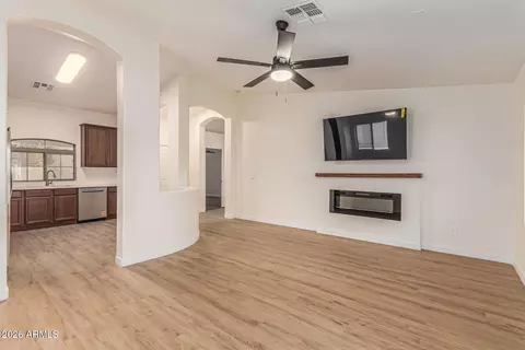 Living - 2101 S Meridian Rd #428, Apache Junction, AZ 85120 photo 6 of 6