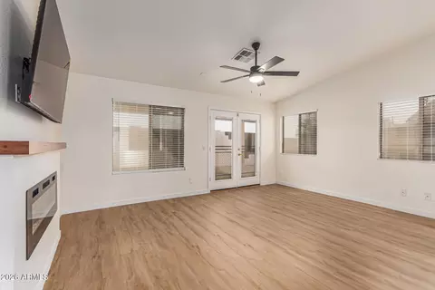 Living - 2101 S Meridian Rd #428, Apache Junction, AZ 85120 photo 5 of 6