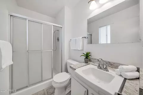 Bath - 2208 E Sylvia St, Phoenix, AZ 85022 photo 1 of 2
