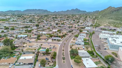 View/Area - 2208 E Sylvia St, Phoenix, AZ 85022 photo 10 of 13