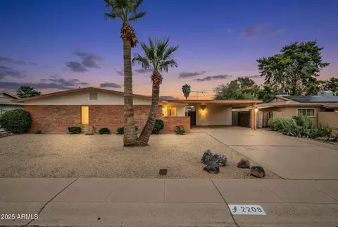 2208 E Sylvia St, Phoenix, AZ 85022