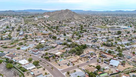 View/Area - 2208 E Sylvia St, Phoenix, AZ 85022 photo 7 of 13