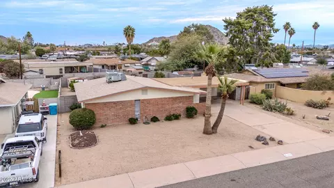 View/Area - 2208 E Sylvia St, Phoenix, AZ 85022 photo 11 of 13