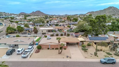 View/Area - 2208 E Sylvia St, Phoenix, AZ 85022 photo 3 of 13