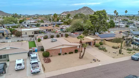 View/Area - 2208 E Sylvia St, Phoenix, AZ 85022 photo 12 of 13