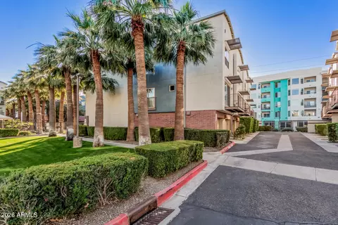 525 W Lakeside Dr #141, Tempe, AZ 85281