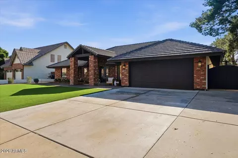 501 E Melody Ln, Gilbert, AZ 85234 photo 11