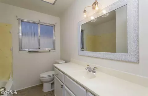 13021 N 113th Ave #I, Youngtown, AZ 85363