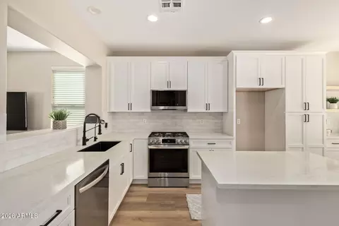 1806 W Windsong Dr, Phoenix, AZ 85045