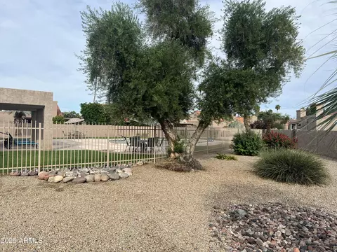 Exterior - 4011 E Charter Oak Rd, Phoenix, AZ 85032 photo 12 of 14