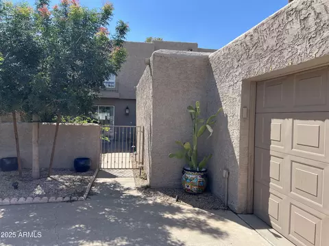 Exterior - 4011 E Charter Oak Rd, Phoenix, AZ 85032 photo 1 of 14