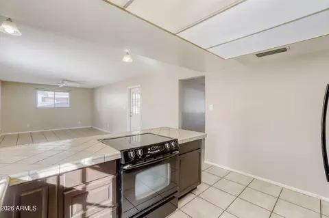 921 E Campus Dr, Tempe, AZ 85282 photo 21
