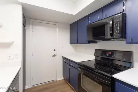 Kitchen - 12128 S Eagleman Dr, Phoenix, AZ 85044 photo 2 of 2