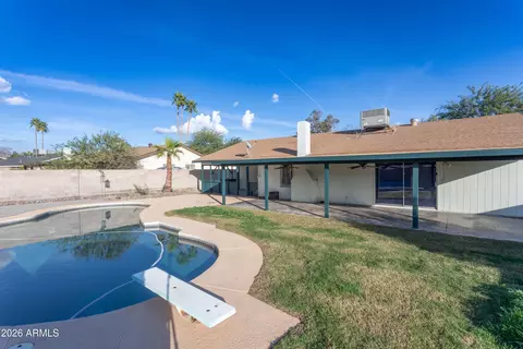 Exterior - 12128 S Eagleman Dr, Phoenix, AZ 85044 photo 6 of 8
