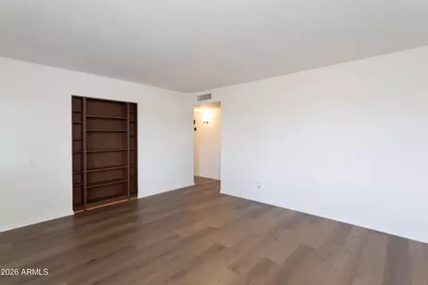 Living - 12128 S Eagleman Dr, Phoenix, AZ 85044 photo 5 of 7