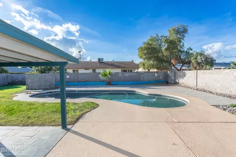 Exterior - 12128 S Eagleman Dr, Phoenix, AZ 85044 photo 4 of 8