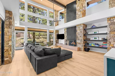 3560 S Clubhouse Cir, Flagstaff, AZ 86005