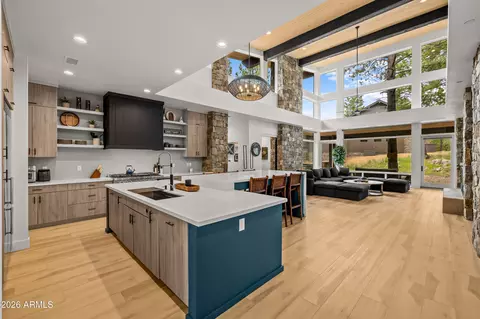 3560 S Clubhouse Cir, Flagstaff, AZ 86005