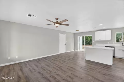 Living - 665 S Silver Dr, Apache Junction, AZ 85120 photo 4 of 6