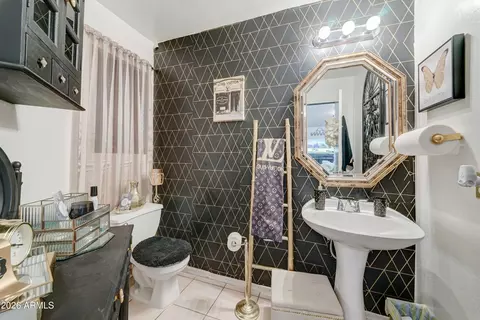 Bath - 2744 S Raven --, Mesa, AZ 85209 photo 1 of 3