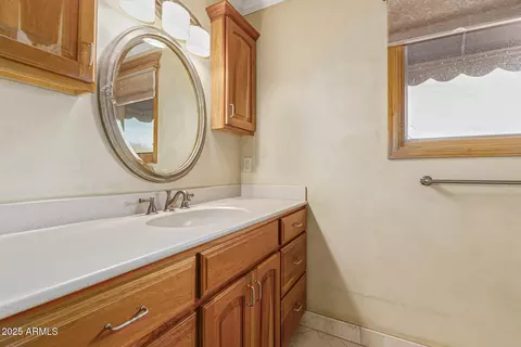 Bath - 1847 E Yale Dr, Tempe, AZ 85283 photo 1 of 3
