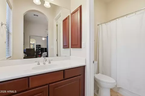 Bath - 3845 E Tracker Trl, Phoenix, AZ 85050 photo 4 of 6