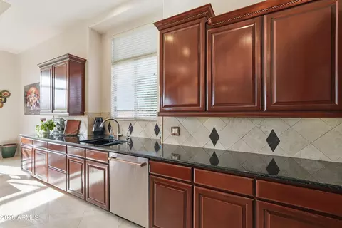 Kitchen - 3845 E Tracker Trl, Phoenix, AZ 85050 photo 5 of 6