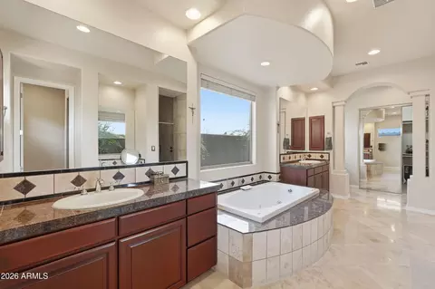 Bath - 3845 E Tracker Trl, Phoenix, AZ 85050 photo 1 of 6