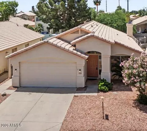 5961 W Saragosa Ct, Chandler, AZ 85226