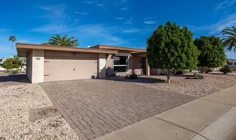 9528 W Indian Hills Dr, Sun City, AZ 85351