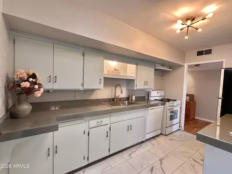 10830 W Oakmont Dr, Sun City, AZ 85351