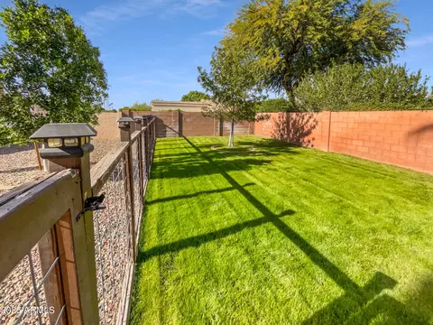 Exterior - 19002 N 14th Pl, Phoenix, AZ 85024 photo 5 of 6