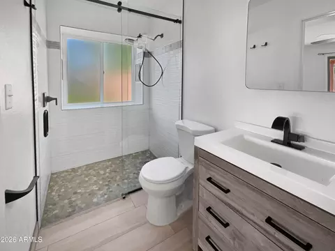 Bath - 19002 N 14th Pl, Phoenix, AZ 85024 photo 3 of 3