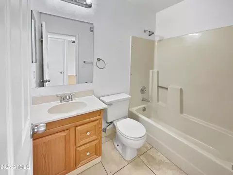 Bath - 19002 N 14th Pl, Phoenix, AZ 85024 photo 2 of 3
